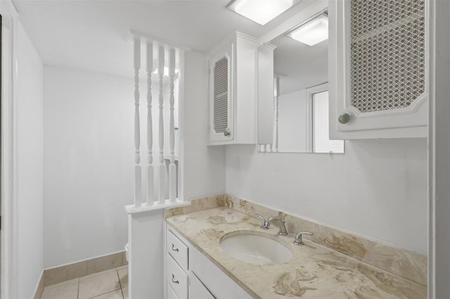 7600 Burgoyne Road 250, Houston, TX 77063