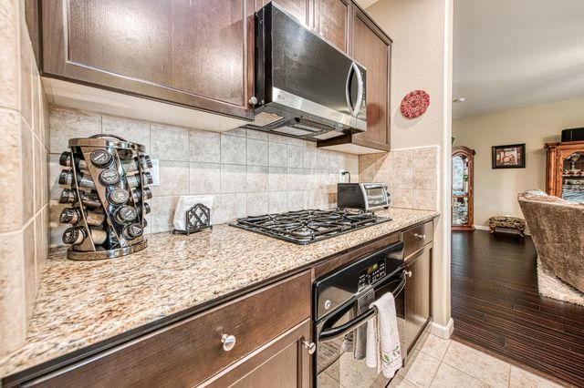 1764 N Mcpherson Lane, Clovis, CA 93619