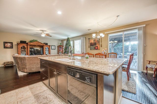 1764 N Mcpherson Lane, Clovis, CA 93619