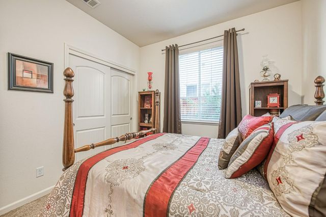 1764 N Mcpherson Lane, Clovis, CA 93619