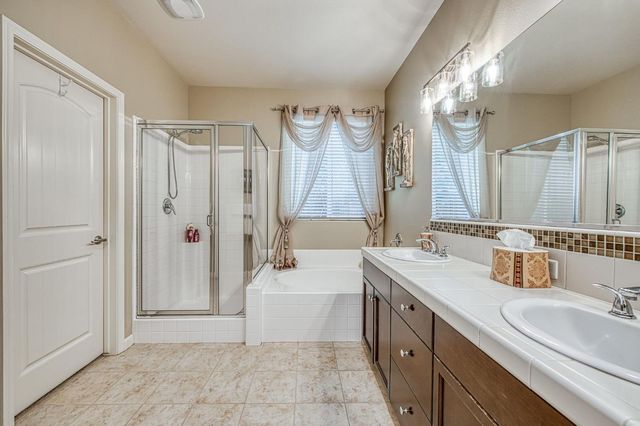 1764 N Mcpherson Lane, Clovis, CA 93619