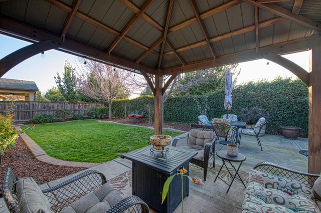 1764 N Mcpherson Lane, Clovis, CA 93619