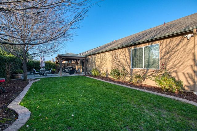 1764 N Mcpherson Lane, Clovis, CA 93619