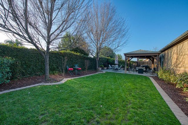 1764 N Mcpherson Lane, Clovis, CA 93619