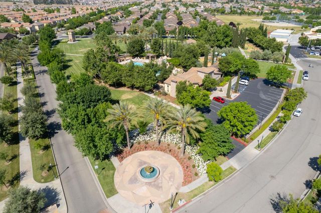 1764 N Mcpherson Lane, Clovis, CA 93619