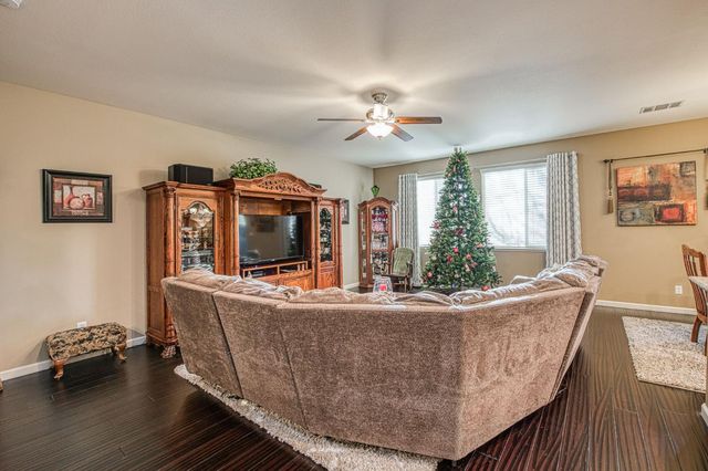 1764 N Mcpherson Lane, Clovis, CA 93619