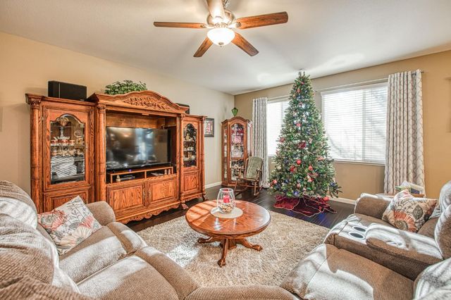 1764 N Mcpherson Lane, Clovis, CA 93619