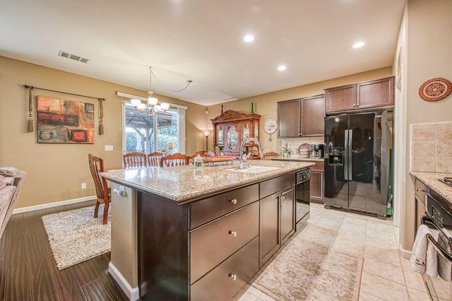 1764 N Mcpherson Lane, Clovis, CA 93619