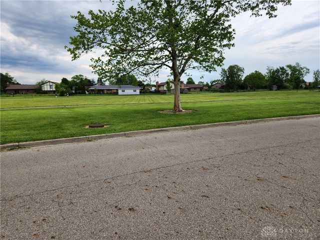 2447 N Tulane Drive, Beavercreek, OH 45431