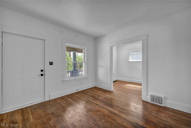 1516 W 116th Street, Cleveland, OH 44102