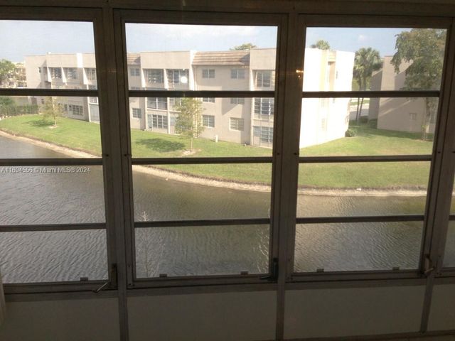 6070 NW 64th Ave 307, Tamarac, FL 33319