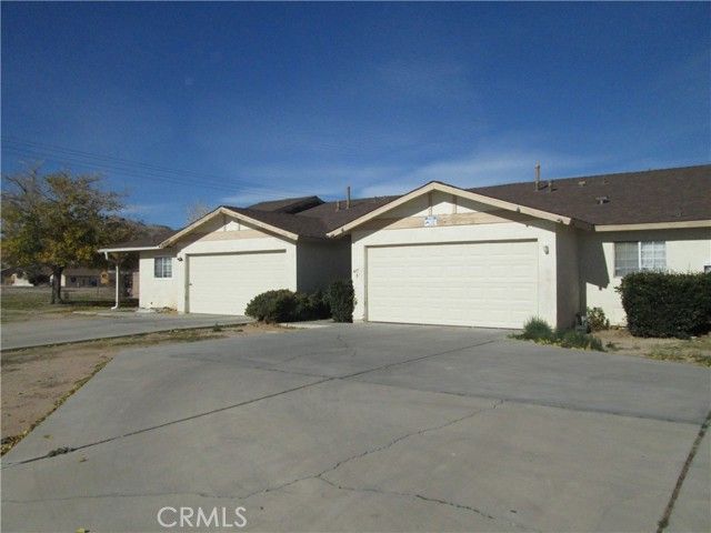 15592 Tonekai Road, Apple Valley, CA 92307