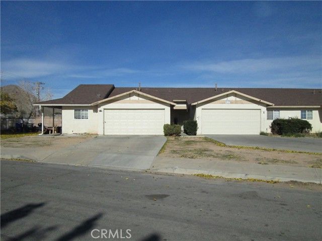 15592 Tonekai Road, Apple Valley, CA 92307