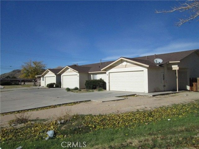 15592 Tonekai Road, Apple Valley, CA 92307