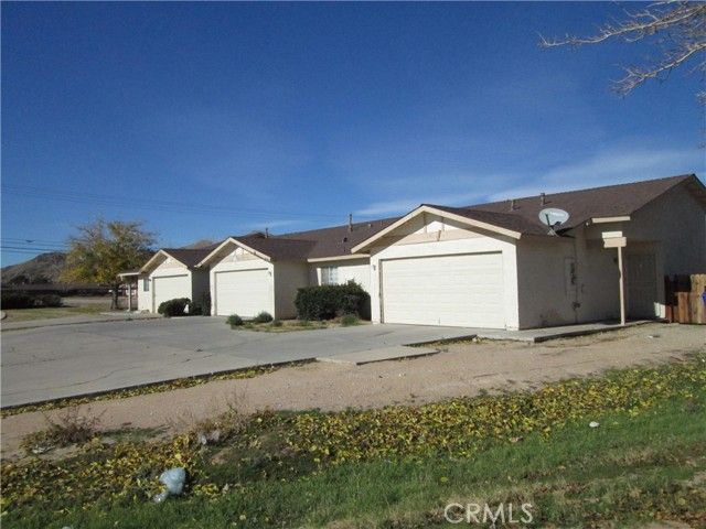 15592 Tonekai Road, Apple Valley, CA 92307