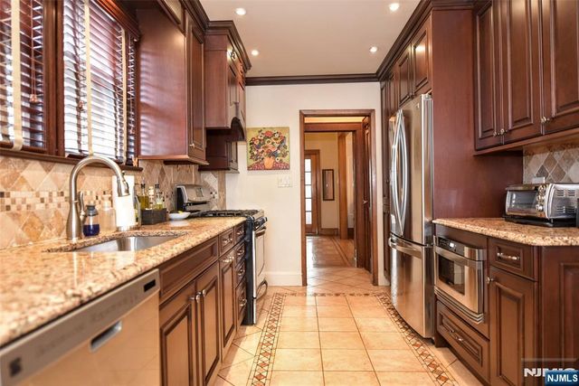 519 Saint Pauls Avenue, Cliffside Park, NJ 07010