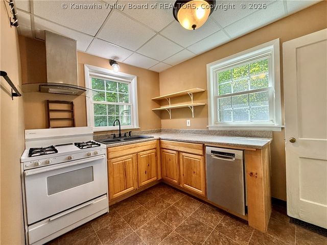 403 Swinburn Street, Charleston, WV 25302