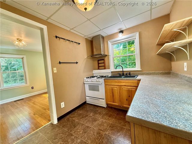 403 Swinburn Street, Charleston, WV 25302