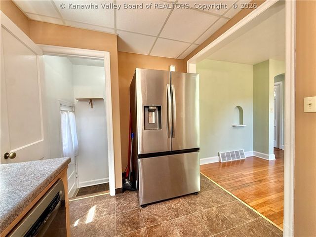 403 Swinburn Street, Charleston, WV 25302