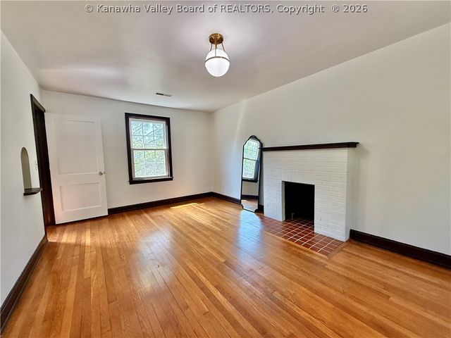 403 Swinburn Street, Charleston, WV 25302