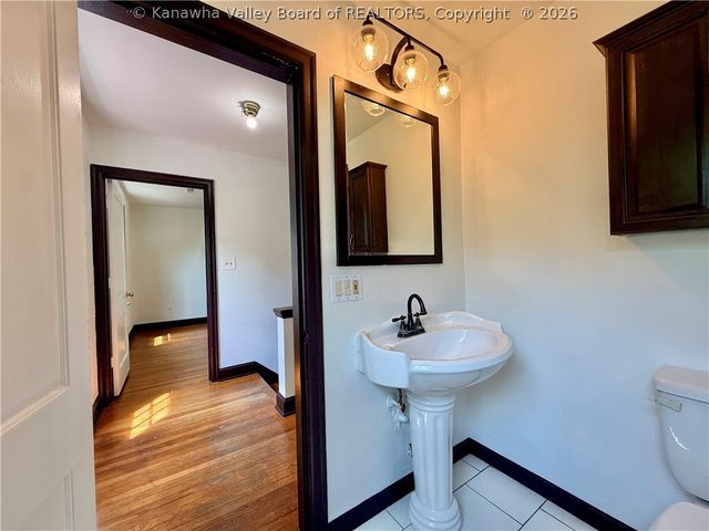 403 Swinburn Street, Charleston, WV 25302