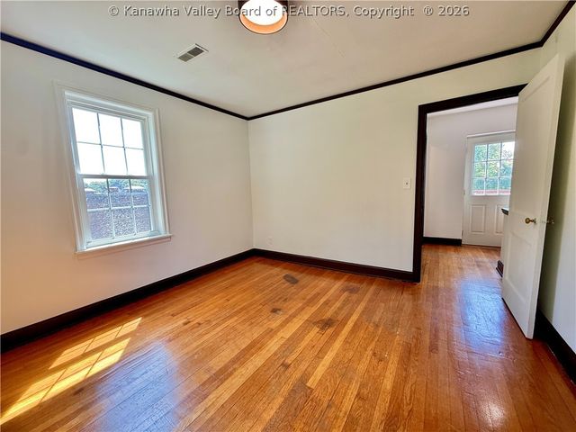 403 Swinburn Street, Charleston, WV 25302