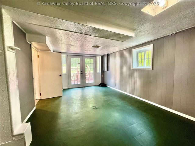 403 Swinburn Street, Charleston, WV 25302