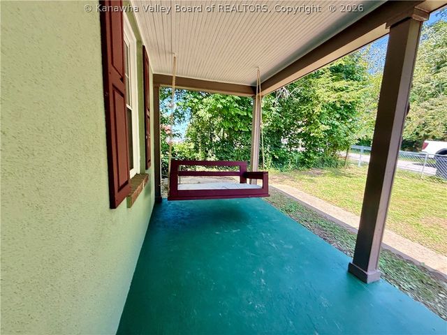 403 Swinburn Street, Charleston, WV 25302