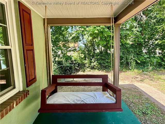 403 Swinburn Street, Charleston, WV 25302