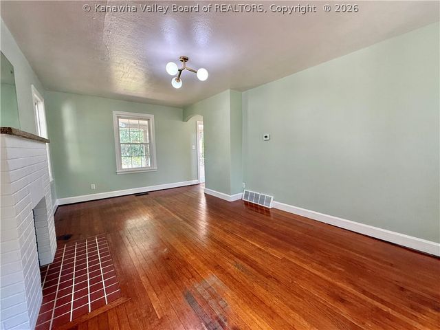 403 Swinburn Street, Charleston, WV 25302