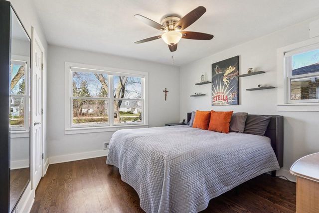 8112 N Santa Monica BOULEVARD, Fox Point, WI 53217