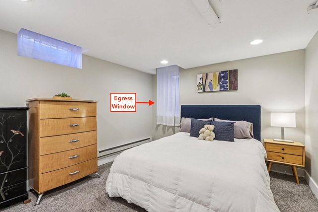 8112 N Santa Monica BOULEVARD, Fox Point, WI 53217