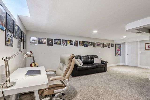 8112 N Santa Monica BOULEVARD, Fox Point, WI 53217