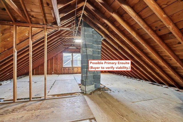 8112 N Santa Monica BOULEVARD, Fox Point, WI 53217