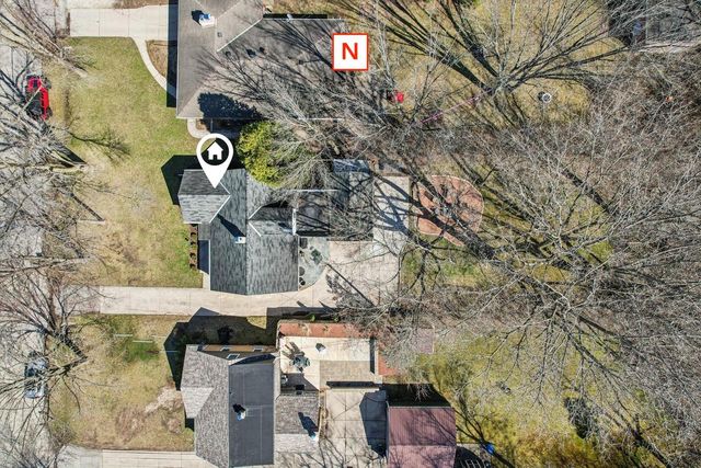 8112 N Santa Monica BOULEVARD, Fox Point, WI 53217