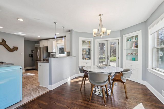 8112 N Santa Monica BOULEVARD, Fox Point, WI 53217