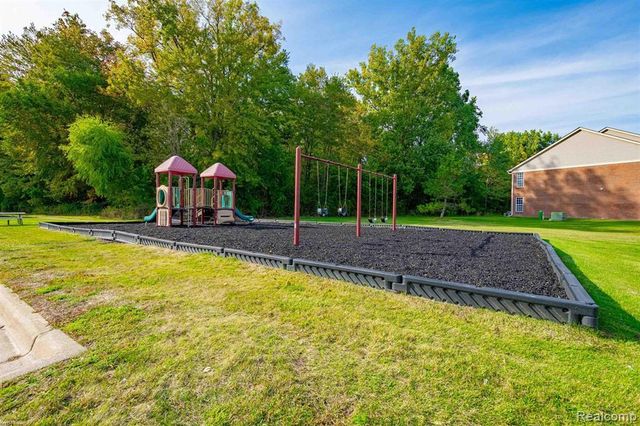 51817 Lionel Lane, Chesterfield, MI 48051