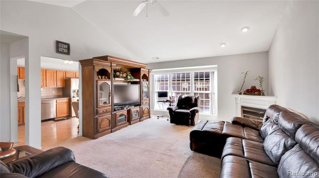 51817 Lionel Lane, Chesterfield, MI 48051