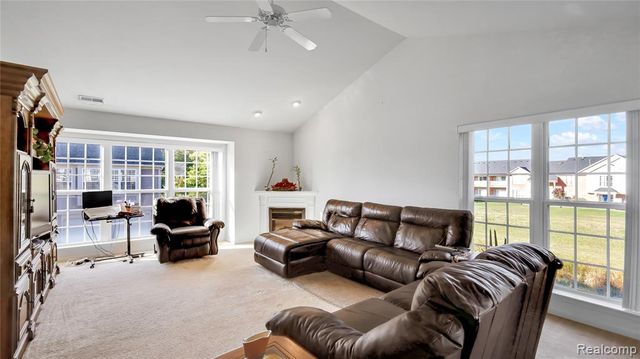 51817 Lionel Lane, Chesterfield, MI 48051