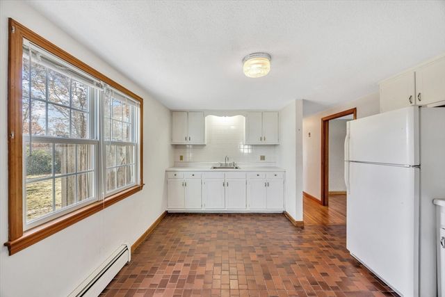 360 Airline Rd, Dennis, MA 02660