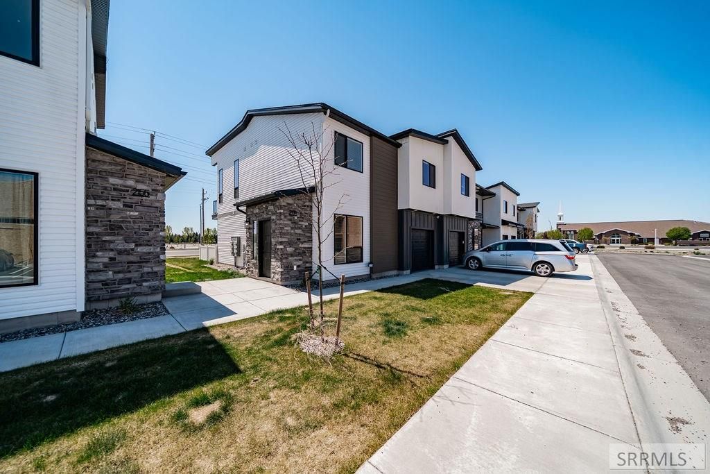 Image 2 of property listing at 2171 Pebble Brook Court, Rexburg, ID 83440