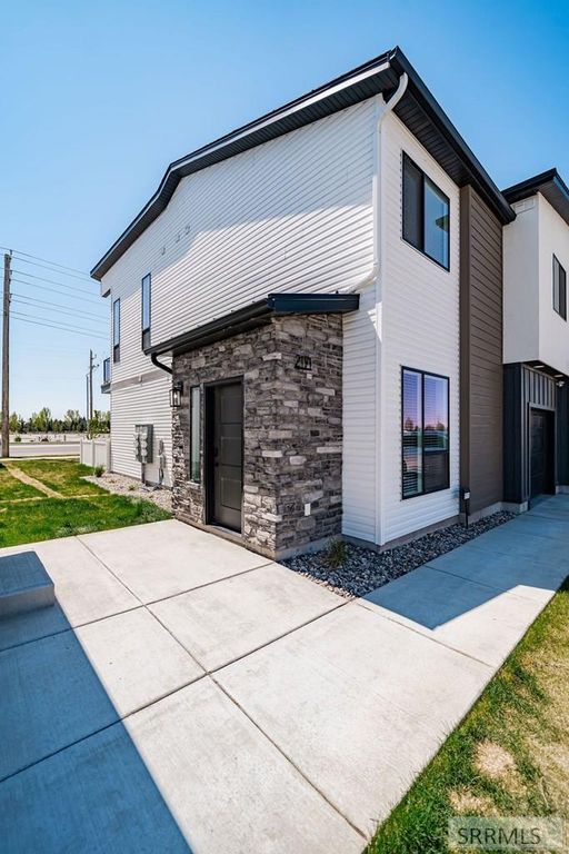 Image 3 of property listing at 2171 Pebble Brook Court, Rexburg, ID 83440