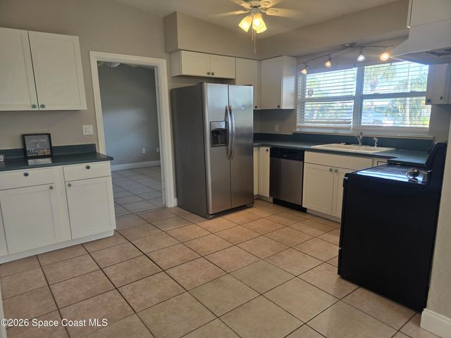 910 S Orlando Avenue, Cocoa Beach, FL 32931