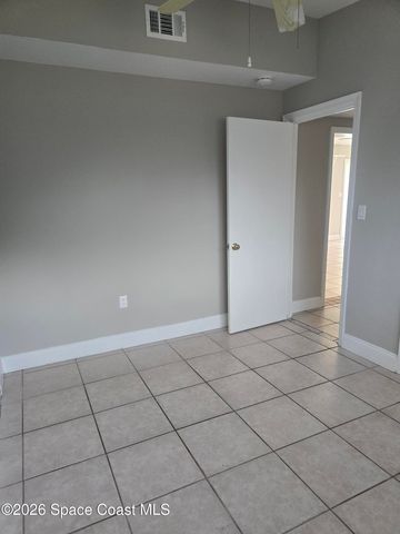 910 S Orlando Avenue, Cocoa Beach, FL 32931