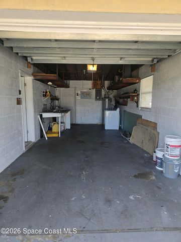 910 S Orlando Avenue, Cocoa Beach, FL 32931