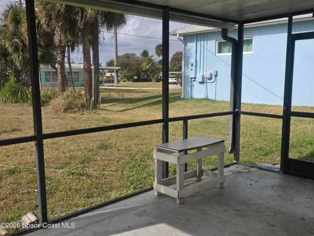 910 S Orlando Avenue, Cocoa Beach, FL 32931