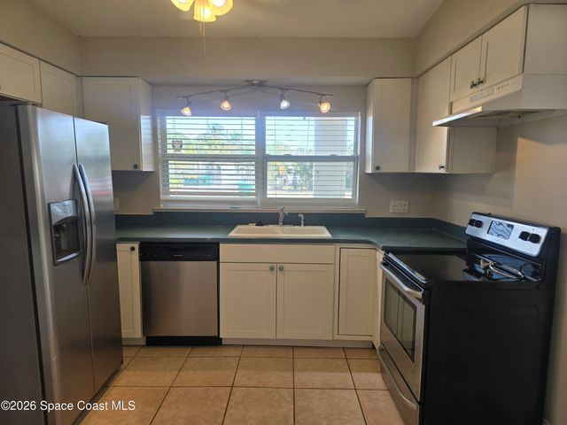 910 S Orlando Avenue, Cocoa Beach, FL 32931