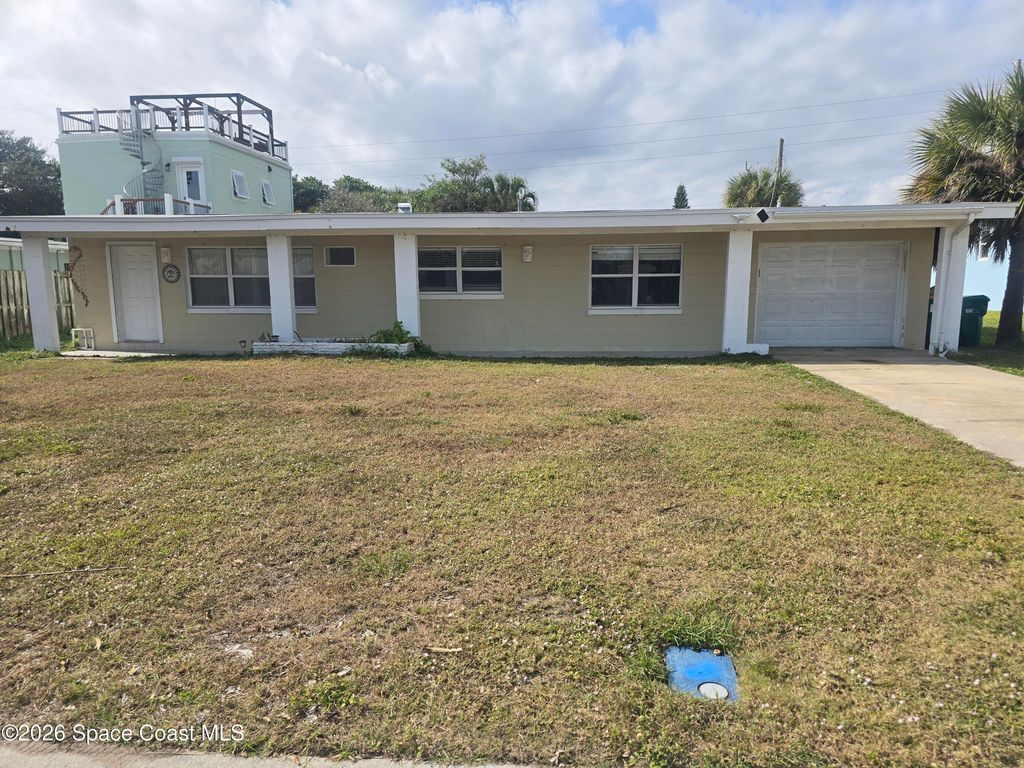910 S Orlando Avenue, Cocoa Beach, FL 32931