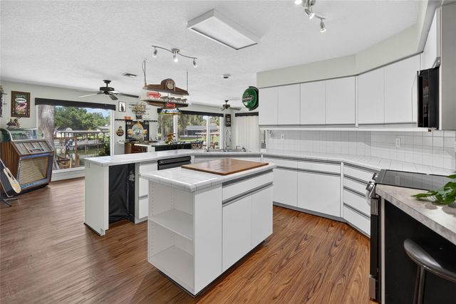 235 TEMPLE CIRCLE, Eustis, FL 32726