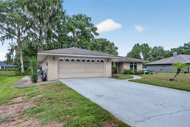 235 TEMPLE CIRCLE, Eustis, FL 32726